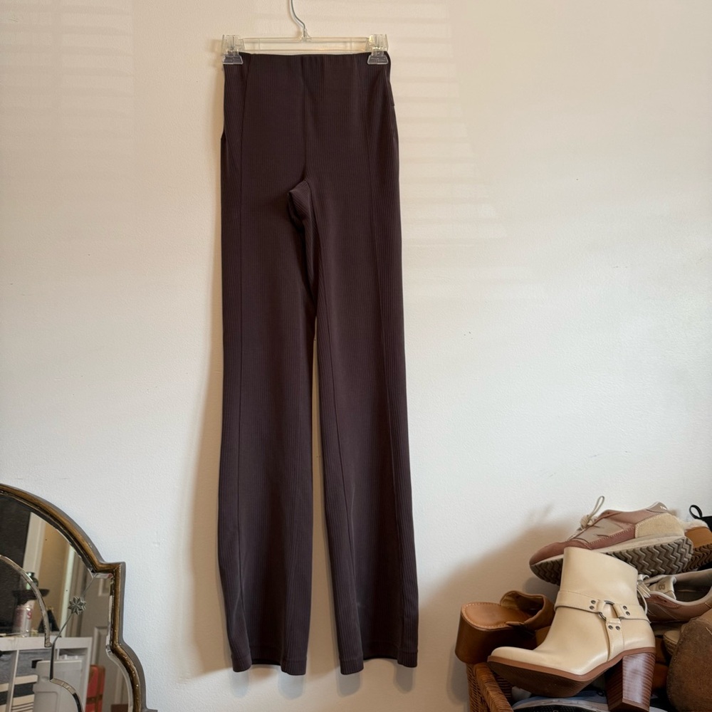 Lululemon ribbed soft stream flare espresso Brown Pants size 2